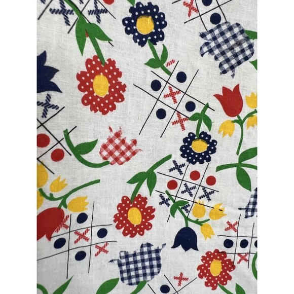 XOX Floral Daisy Tulip Flower Fabric Small Print 2 Pcs. 44" W x 32" & 19" x 44" - Picture 5 of 11